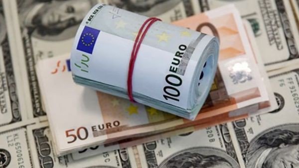 Обмен евро на доллар
